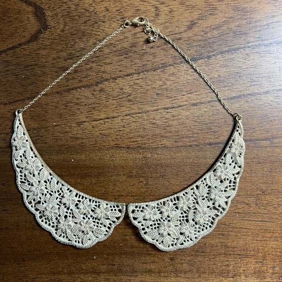 White Bridal Collar Necklace - White Lacey Floral & Crystal - Picture 2 of 3